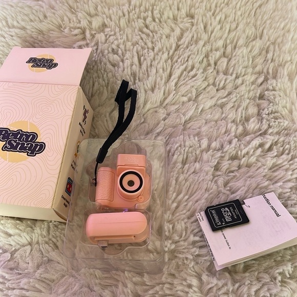 Kingston 8GB MicroSD Card with Adapter - Picture 1 of 11